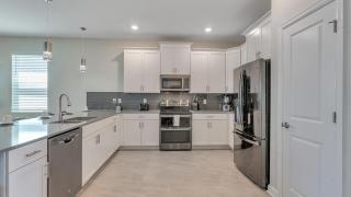 Last Minute Disney Getaway! Private Pool, Hot Tub & Games Room. Book Now! #97659 - Kissimmee - 3