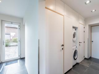 Spacious Holiday Home with Pond in Poperinge - Roesbrugge-Haringe - 4