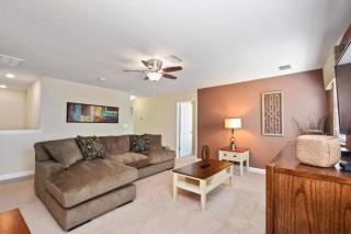 Last Minute Disney Getaway! Private Pool, Hot Tub & Games Room. Book Now! #97663 - Davenport - 1