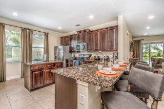 Last Minute Disney Getaway! Private Pool, Hot Tub & Games Room. Book Now! #39430 - Orlando - 1