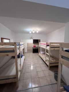 NEWBORN Hostel Budva - Budua - 2