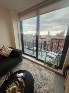 10TH FLOOR Skyline City view 10th Floor Apartment with Large Balcony- Access to Free Gym - Manchester - 7