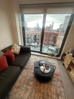 10TH FLOOR Skyline City view 10th Floor Apartment with Large Balcony- Access to Free Gym - Manchester - 4