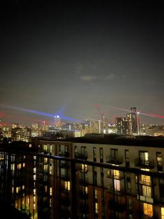 10TH FLOOR Skyline City view 10th Floor Apartment with Large Balcony- Access to Free Gym - Manchester - 9
