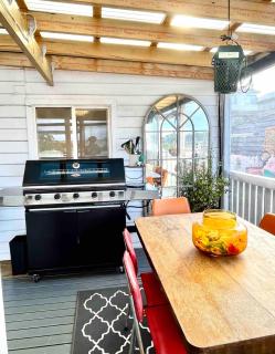 Vintage Glam Cradle Coast Gateway Pet Friendly Stay Burnie Tasmania - South Burnie - 2