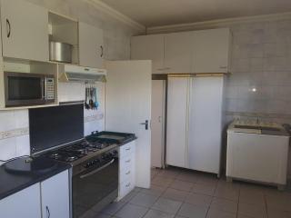 Cynthias Country Farm Stay 5 Bedroom - Hartbeespoort - 9