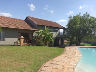 Cynthias Country Farm Stay 5 Bedroom - Hartbeespoort - 1