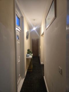 Glamorous and stylish - Wolverhampton - 1