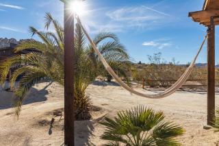 Casa Milla by Fieldtrip 5-Acre Custom Estate with Spa Boulder Views - Joshua Tree - 1