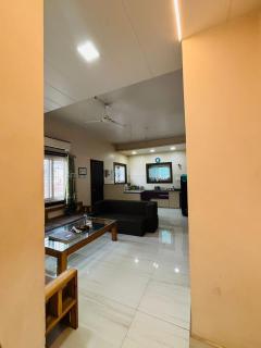 Stay Inn Kailasha - Lift,Parking,Kitchen and all modern facilities - 5