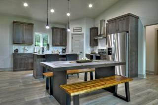 Casa Moderne - Cozy modern vibes plus a hot tub - 8