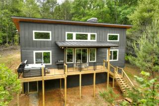 Casa Moderne - Cozy modern vibes plus a hot tub - 5