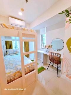 Manila Urban Resort at Azure - Manila - 4