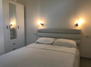 Monténégro dans un site exceptionnel loue des hébergements supérieurs face mer avec plage privée à côté de NIKKIBEACH - 2