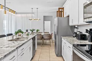 2025 New Home 8 Bedrooms At Solara Resort - 7