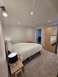 Courtyard High Spec Apartment in Town Centre - Blackburn - 4