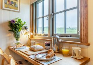 Hillside Hideout - - 4