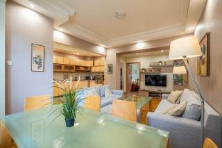 Spacious and Central Retreat - 0