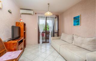 Stunning Apartment In Malinska - 7