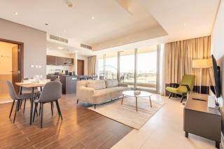 Near Dubai International Cricket Stadium, Minutes drive to Mall of the Emirates, The Matrix Tower, Sports City By Deluxe Holiday Homes - 0