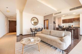 Near Dubai International Cricket Stadium, Minutes drive to Mall of the Emirates, The Matrix Tower, Sports City By Deluxe Holiday Homes - 3