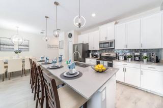 Last Minute Disney Getaway! Private Pool, Hot Tub & Games Room. Book Now! #27516 - 3