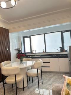 1 Bedroom Chic Haven - Free parking, reliable WiFi, gym, spacious room and kids' play area - 5