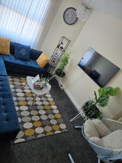 Glamorous and stylish - Wolverhampton - 4