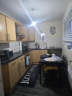 Glamorous and stylish - 5