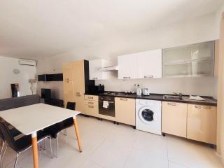 Stylish Studio Penthouse with Side Sea-Views - 7