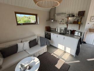 Nybyggt litet stenhus nära havet i Brissund - Visby - 9
