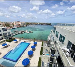 stunnig ocean view 2 BEDROOM, 2 bath with infinity pool - Oranjestad - 0