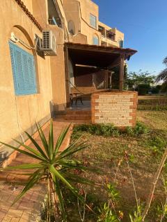 2BR ground chalet with private garden شاليه أرضي غرفتين بحديقة خاصة - Dawwār Ḩalīs - 9