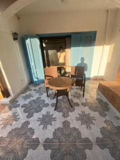 2BR ground chalet with private garden شاليه أرضي غرفتين بحديقة خاصة - Dawwār Ḩalīs - 4