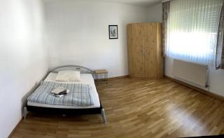 Ruhige, zentrale Wohnung OG - 2