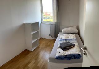 Ruhige, zentrale Wohnung OG - 1