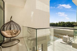 Modern 1BR Hideaway - Peaceful & Central - Holiday Boulevard - 3