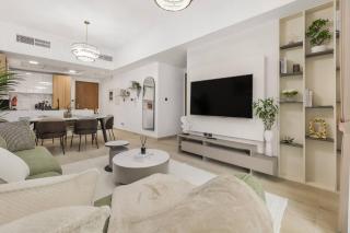 Modern 1BR Hideaway - Peaceful & Central - Holiday Boulevard - 0