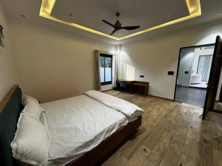 Topaz Private Pool Villa Hyderabad by Homeyhuts - Haiderabad - 7