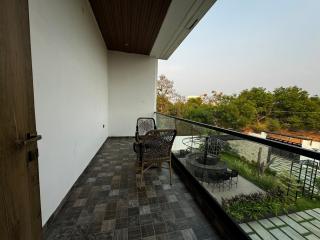 Topaz Private Pool Villa Hyderabad by Homeyhuts - Haiderabad - 6