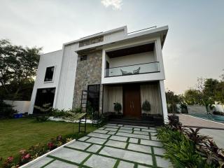Topaz Private Pool Villa Hyderabad by Homeyhuts - Haiderabad - 2