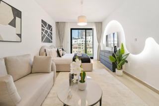 Holiday Boulevard - Stylish Upgraded Studio - Designer Touches in JVC - 0