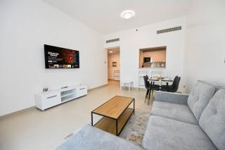 Stylish 1BR Apartment - Central Location in JVC - Balcony - Holiday Boulevard - 9