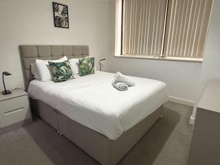 Pet-friendly 1BR Apt sleeps 4 in BMH Centre with Parking - Birmingham - 7
