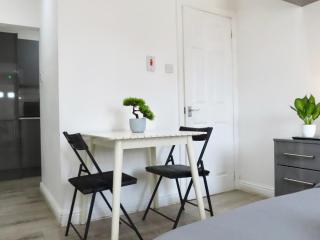 Modern Studio Near NEC & BHX with Free Parking - Prime Location - Sheldon - 8