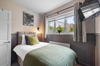 4 Bed Home 2 bathrooms, on street parking - Swansea - 7