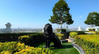 The Empire Tower Studio - 7