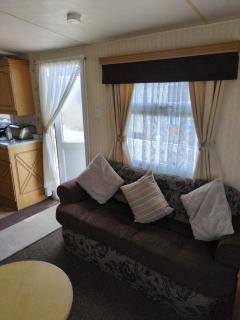 104-2 coral beach 8 berth 4 ADULTS MAX LEAD PERSON MUST BE OVER 30 - Ingoldmells - 8