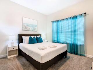 Amazing 5BR Townhouse near Disney - Private Pool - 9