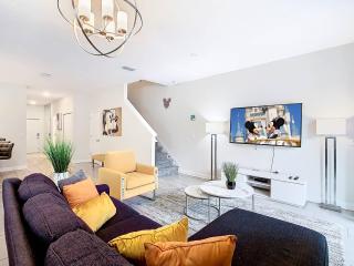 Amazing 5BR Townhouse near Disney - Private Pool - 7